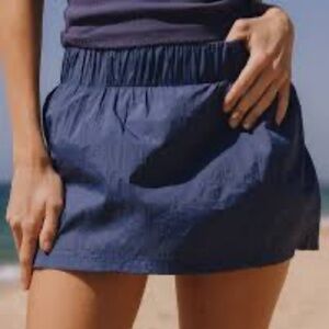DAILY DRILLS NWT bounce skirt in navy size medium !!! SOLD OUT !!!